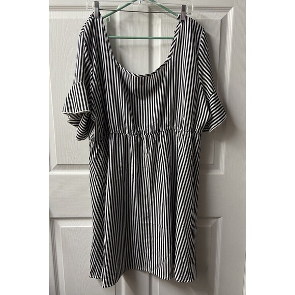 Shein Dress Womens Plus Size 3X Black White Striped Flutter Sleeve Curve Striped - Picture 3 of 4